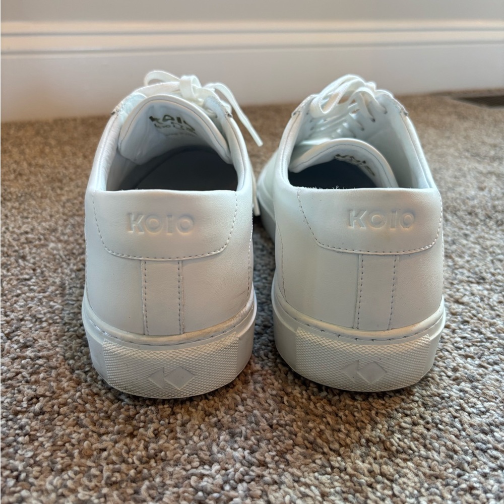 KOIO Capri Triple White